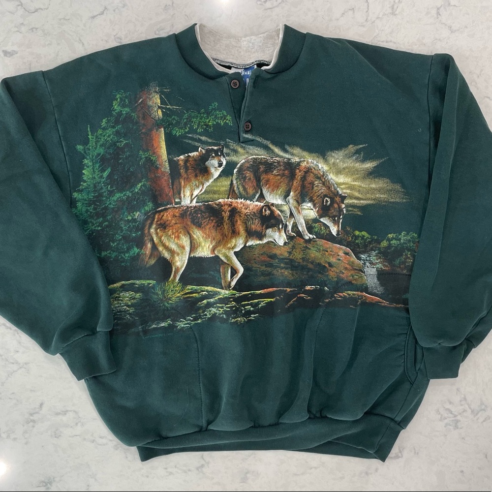 Vintage green wolf graphic 90s sweatshirt
